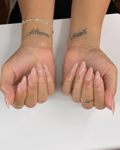 Best Nail Trends, Looks For Summer, Summer Nail Ideas, Summer Manicure, Work Nails, Classy Acrylic Nails, Best Nail Polish, Almond Acrylic Nails, Nail Looks