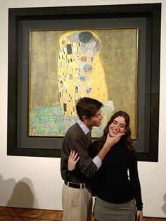 The Kiss By Gustav Klimt, Paintings Of Couples In Love, Kiss Ideas Couple, Artsy Couple Aesthetic, Musician Couple Aesthetic, Indie Couple Aesthetic, Brunette Couple Aesthetic, Old Time Love, Couple In Autumn