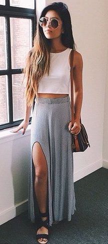 150 Most Repinned Summer Outfits to Copy Right Now Bohemian Schick, Cheap Summer Outfits, Grey Maxi Skirts, Look Boho Chic, Outfits 2016, Estilo Hippie, Summer Inspo, A Skirt, Mode Inspo