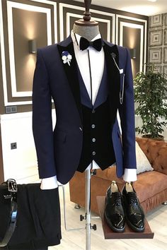 Darnell Bespoke Navy Blue Peaked Lapel Three Pieces Men Suits For Business Navy Tux, Best Wedding Suits, Navy Blue Tuxedos, Dark Blue Suit, Men's Business Suits, Blue Suit Men, Suits Men Business, Blue Tuxedos, Pieces Men