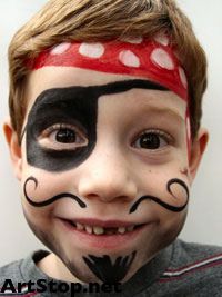 simple face paint - Google Search Easy Halloween Face Painting, Pirate Makeup, Mom Halloween Costumes, Face Painting Tips, Pirate Face, Halloween Make-up Looks