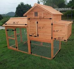 a wooden chicken coop with measurements for the roof and side walls on it's sides