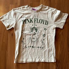 Nwt Children’s Pink Floyd T-Shirt Size 9/10 Led Zeppelin Shirt, Pink Floyd Shirt, Pink Floyd T Shirt, Forever 21 Shirts, Fashion Wishlist, Pink Floyd, 9 And 10, Kids Shirts, Shirts Tops