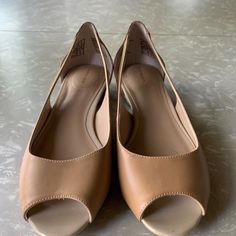 Lands End Never Worn Flats Spring Flats, Flat Color, Lands End, Flat Shoes Women, Loafer Flats, Loafers, Size 7, Women Shoes, Cream