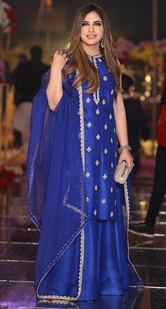 Trending Party Wear Dresses, Pakistani Formal Dresses, Wedding Brides, Silk Kurti, Silk Dresses, Dress Design Patterns