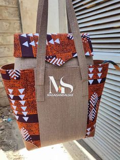 Sweet African bag with matching clutch. The bag is made using high quality material  which doesn't loose colour when washed. It can be used during date, birthday party, cocktail, business days etc. Place your order thank you African Fabric Accessories, Cocktail Business, Africa Women, Canvas Bag Diy, Ankara Bags, Modern Handbag, African Gifts, African Bag, Sac Diy