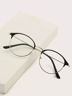 Inspirasi kaca mata aesthetic | Rekomendasi kaca mata aesthetic Inspirasi kaca mata aesthetic | Rekomendasi kaca mata aesthetic Glasses Frames For Girl, Clear Glasses Frames Women, Glasses Women Fashion Eyeglasses, Cute Glasses Frames, Glasses Frames Trendy, Classy Glasses, Glasses Inspiration, Fancy Glasses, Clear Glasses Frames