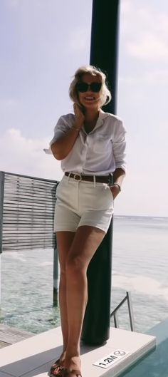 Red Cocktail Dress Outfit, Beige Shorts Outfit, Chino Shorts Outfit, Khaki Shorts Outfit, Bermuda Shorts Outfit, Shorts Outfit Ideas