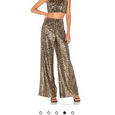 Milly Sia Trousers In Gold Sequence Wide Leg Sequence Pants Size 6 Elegant Gold Wide Leg Pants For Party, Elegant Gold Wide Leg Pants, Elegant Gold Wide-leg Pants, Gold Wide Leg Pants For Party, Glamorous Gold Wide Leg Pants, Chic Gold Pants For Evening, Chic Gold Pants For Party Season, Fitted Gold Wide Leg Pants, Party Gold Wide Leg Pants