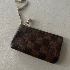 Louis Vuitton Authentic Coin Purse Damiere Ebene Authentic Shows Use Hard Ware Is Discoloured Louis Vuitton Keychain Wallet, Louis Vuitton Card Holder, Lv Key Pouch, Louis Vuitton Murakami, Hard Ware, Louis Vuitton Keychain, Tassel Bag Charm, Louis Vuitton Key Pouch, Louis Vuitton Multicolor