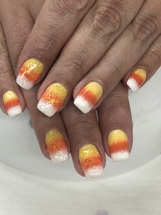 Glitter Candy Corn Nails, Candy Corn Dip Nails, Candy Corn Nails Ombre, Candy Corn Nails Acrylic, Candy Corn Ombre Nails, Casual Halloween Nails, Candy Corn Nail Art, Candy Corn Nails Halloween, Halloween Sns Nails