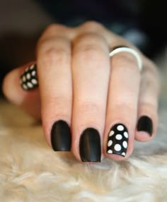 Nails Painted, Dot Nail Art, Polka Dot Nails, White Nail Art, Dots Nails, White Nail Designs, Nails Polish, Black Nail, Trendy Nail Design