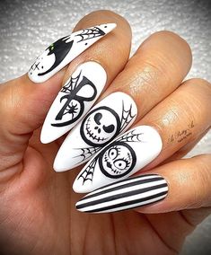 Before Christmas Nails, Sally Nails, Nightmare Before Christmas Nails, Bat Nails, Halloween Nails Easy