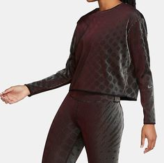 Premium Quality Nike Run Division Women Black/Red Midlayer Top (CU6168-011) Sizes S/M/L/XL - NWT, women's Activewear Nike Fall Running Activewear, Nike Activewear For Fall Running, Technical Black Tops For Fall, Black Tops For Training In Fall, Nike Technical Activewear, Nike Black Technical Activewear, Division, Black Red, Running