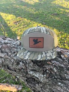 Hand crafted in the State of Florida using only the finest materials and equipment.  We use Lost Hat Co. 7 panel Flat Bill Snap Back hats in some of our most popular colors. Check out our other styles @ Three Rivers Hat Co. Duck Silhouette, Country Hats, Pretty Hats, Western Aesthetic, Cowboy Outfits, Popular Colors, Cute Hats, Country Outfits, Snapback Hats