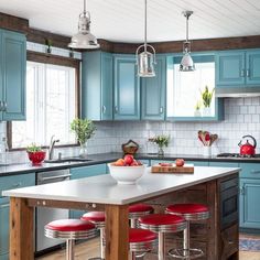 8 Inspiring Crown Molding Designs and Ideas | The Family Handyman Red Fridge, 1950s Kitchen, Red Kitchen, Household Decor, Household Furniture, House Windows, Kitchen Area, Crown Molding, Front Room