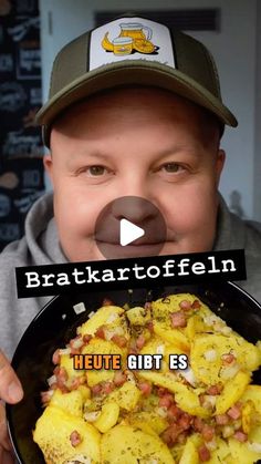 Peter Kowalski on Instagram: "🥔 Perfekte Bratkartoffeln aus der Heißluftfritteuse ‼️😍 Anzeige 

Suchst du nach einem unkomplizierten Rezept für Bratkartoffeln in der Heißluftfritteuse? Hier zeige ich dir, wie du in wenigen Schritten eine köstliche Beilage zubereitest, die außen schön gebräunt und innen zart ist😃

Zutaten für 2 Personen📋

👉1 kg Kartoffeln (am besten festkochend)
👉1 große Zwiebel
👉200 g Speckwürfel
👉Salz und Pfeffer
👉Öl-Spray (z. B. das Air Fryer Spray @albaoel ®)

Zubereitung🥄

1️⃣Die Kartoffeln schälen und in gleichmäßige Scheiben schneiden. Koche sie für ca. 10 Minuten vor, damit sie besonders zart werden.
2️⃣In einer großen Schüssel die vorgekochten Kartoffeln, die gewürfelte Zwiebel und den Speck vermischen. Alles mit Salz und Pfeffer würzen und die Mischung l