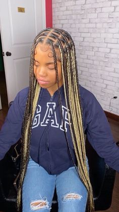 Color Combinations For Knotless Braids, Medium Extended Knotless Braids, Colored Knot Less Braids, Colored Medium Knotless Braids, Braided Hairstyles Mixed Colors, Knotless Medium Braids With Color, Black Knotless Braids With Color, Medium Knotless Box Braids Medium Length With Color, Knotless Braid Inspiration