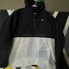 New Mens Jacket Size Xl Tommy Hilfiger Tommy Hilfiger Long Sleeve Windbreaker For Winter, Long Sleeve Tommy Hilfiger Outerwear For Streetwear, Tommy Hilfiger Sporty Windbreaker For Streetwear, Tommy Hilfiger Long Sleeve Outerwear For Streetwear, Tommy Hilfiger Hooded Windbreaker For Winter, Tommy Hilfiger Jacket Mens, Tommy Hilfiger Winter Windbreaker With Pockets, Tommy Hilfiger Long Sleeve Winter Windbreaker, Hooded Tommy Hilfiger Outerwear For Streetwear