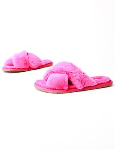 Fuschia pink fluffy fur the dreamers slide on white background - elle bleu Pink Super Soft Slippers For Loungewear, Cozy Pink Synthetic Slippers, Comfortable Fluffy Pink Slippers, Comfortable Pink Fluffy Slippers, Dreamers And Lovers, Faux Fur Slides, Slide Design, Fur Slides, Slide Slipper