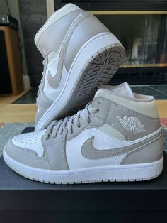 Nike Air Jordan 1 Mid Linen Sneakers Mens Sz 10 Grey White 554724-082. Best Jordans Nike, Cute Air Jordans For Women, Nikes Shoes Men, Neutral Color Jordans, Nike Mid 1, Air Jordens1, Nike Air Jordans White, College Grey Jordans, Air Jordans Nike