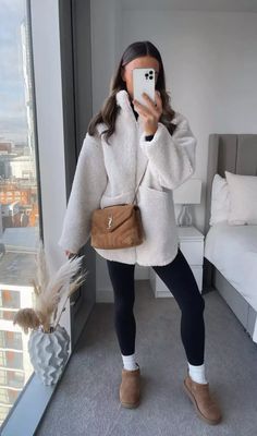 Khaki Leggings Outfit Winter, Comfy Thanksgiving Outfit Leggings, Beige Leggings Outfit Winter, Autumn Dress Outfit Casual, Jacket And Leggings Outfit, Leggings Sweater Outfit, Beige Leggings Outfit, Khaki Leggings Outfit, Weekend Outfits For Women