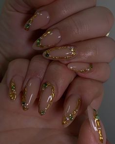 Nude Nails Almond, Gold Accent Nail, Idea Nail, New Years Eve Nails, Gold Nail Designs, Chrome Nails Designs, Nail Idea, Nails Almond, Nail Forms