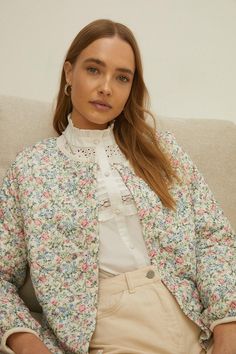 Discover our full range of women's jackets Printed Jackets For Women, Printed Quilted Jacket, Floral Quilted Jacket Outfit, Quilted Floral Jacket, Floral Quilted Jacket, Quilt Jacket Outfit, Ss23 Fashion Trends, Floral Jacket Outfit, Quilted Jacket Street Style