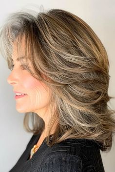 Feathered layers medium-length hairstyle for women over 60. Jacqueline Smith Hairstyles, Shoulder Length Hair Styles For Women, Feathered Hair Cut, Long Hairstyles For Women, Carefree Style, Hair 50, Hairstyles For Women Over 60