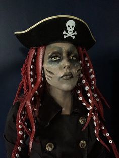 Scary Pirate Halloween Costumes, Pirate Skeleton Makeup, Dead Pirate Makeup Women, Ghost Pirate Makeup, Scary Pirate Costume, Halloween Pirate Makeup, Zombie Pirate, Dead Pirate Makeup