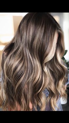 Fall Bronde Highlight, Mixed Highlights Brunettes, Baylage On Brunette Hair, Bold Highlights And Lowlights, Dark Brown Hair With Caramel Highlights Straight, Spring Hair Ideas For Brunettes, Partial Color Hair, Baliage On Brown Hair, Hair Trends Winter 2024