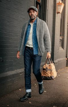 Spain Outfit Men, British Mens Fashion Casual, Knit Fashion Men, Mens Thanksgiving Outfit Casual, Grey Cardigan Outfit Men, Mens Outfits Winter, Heritage Style Men, Farmer Chic, Classic Mens Fashion