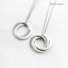 ~ Two / Three / Four / Five / Six Interlocking Circles Necklace ~  Celebrate a special bond with our interlocking ring charm pendant necklace. Choose 2-6 dainty rings to create a unique piece, each engraved with a short message of your choice. The perfect gift for a partner, mother, best friend, or loved one. SPECIFICATIONS * Style: Multiple interlocking ring necklace, allowing multi names / short sentences to be engraved * 2 / 3 / 4 / 5 / 6 rings can be personalised * Material: 18k Gold, Silver Silver Laser Engraved Rings As Gift, Promise Jewelry With Engraving Option In Stainless Steel, Stainless Steel Jewelry With Engraving For Promise, Short Sentences, Circle Charm Necklace, Interlocking Circle Necklace, Interlocking Ring, Engraved Ring, Zierlicher Ring