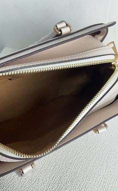 Size: 26cm*17cm*11cm It comes with Dust box, Care manual, Tag, and Paper bag. Coach Bag, Shoulder Tote, Coach Bags, The Original, Paper Bag, Clutch Bag, Things To Come, Shoulder Bag