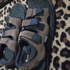 New Never Worn 2 Pair Camel Color, Bass Fishing, G H, Flip Flop Sandals, Bass, Camel, Flip Flops, Shoes Sandals, Shoes Mens