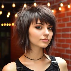 Choppy Bob Haircuts, Shaggy Short Hair, Short Shag Hairstyles, Messy Short Hair, Edgy Short Hair, Haircuts For Medium Hair, Edgy Hair, Hair Color And Cut