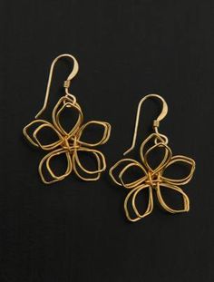 Golden Wire Flower Earrings Wire Flower Earrings, Wrap Flowers, Flower Earrings Gold, Lotus Earrings, Wire Flowers, Spring Accessories, Diy Wire Jewelry, Chunky Jewelry, Handmade Jewelry Diy