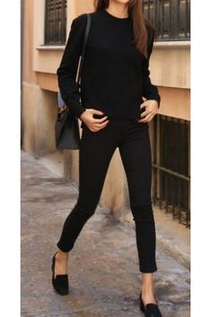 Minimalisticky Chic, Comfy Work Outfit, Work Outfit Inspiration, Casual Chic Outfits, Jeans Outfit Fall, Ootd Dress, Looks Black, Outfit Trends, All Black Outfit