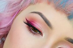 Eyeliner Trends, Pink Eyeliner, Party Make-up, Pastel Makeup, Drag Make-up, Kajal Eyeliner, Bright Makeup, Make Up Inspiration, Beauty Make-up