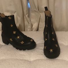 Excellent Conditions Gucci Black Round Toe Boots, Shoes Gucci, Gucci Black, Gucci Shoes, Bootie Boots, Ankle Boots, Conditioner, Gucci, Women Shoes