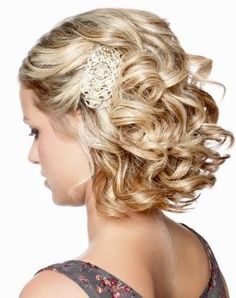 Formal Hairstyles For Short Hair, Hair Quince, Half Updo Hairstyles, Quinceanera Hairstyles, Cute Curly Hairstyles, Quince Hairstyles, Open Hairstyles, Short Wedding Hair, Penteado Cabelo Curto