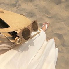 Summer Fashion Outfits Beach, Beach Hijab, Beach Holiday Outfits, Electronic Workbench, Learning Web, Muslimah Style, Beach Ootd, Summer Picture Poses, Outfits Modest