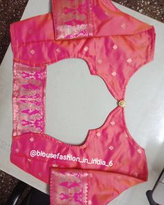 Basic Blouse Designs, Plain Blouse Designs, Latest Blouse Neck Designs, Brocade Blouse Designs, Gold Saree, Patch Work Blouse Designs, Latest Bridal Blouse Designs, Latest Blouse Designs Pattern, Best Blouse Designs