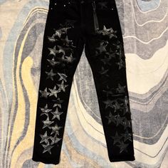 Black Amiri Star Patch Jeans Mens Size 34 Waist These Jeans Fit Tight At The Legs Black Star Print Bottoms For Streetwear, Star Patch Jeans, Amiri Jeans, Patch Jeans, Patched Jeans, Jeans Mens, Jeans Black, Jeans Fit, Mens Jeans