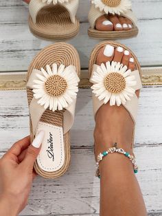 New Spring/Summer Women Floral Slippers, Classic Beige Sunflower Pattern, Elegant & Lightweight For Outdoor Beach Beige Vacation    Colorblock,Graphic,Plain,Tribal,Tropical,Plants    Women Shoes, size features are:Bust: ,Length: ,Sleeve Length: Floral Slippers, Fashion Accessories Trends, Linen Fashion, Sandal Platform, Womens Sandals Flat, Casual Flats, Thick Heels, Beach Shoes, Casual Sandals