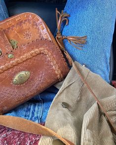 Western Purse Outfit, Country Purses, Debut Taylor Swift, Debut Taylor, Taylor Swift Debut Album, Taylor Swift Debut, Taylor Swift Taylor Swift, Album Aesthetic, Brown Purse