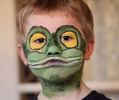 Tortoise Face Paint, Frog Face Paint, Animal Face Paint, Hello Kitty Frog, Frog Makeup, Fancy Dress Makeup, Frog Fashion, Face Painting Images