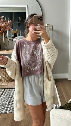 Neutral Lounge Outfit, Comfy Casual Mom Outfits, Hot Weather Boho Outfits, Cozy Outfit Ideas Summer, Summer Boho Outfits Casual, Summer Lazy Day Outfits, Cozy Summer Outfits Lazy Days, Cozy Boho Outfit, Cute Casual Comfy Outfits