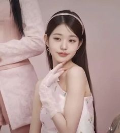 #wonyoung #coquette #2023 #happy #wony #ive #explore #aesthetic #wongnismo Kpop Ive, Princess Aesthetic, Pink Princess, Girl Icons, Pink Aesthetic, Cute Icons, Glow Up?, Girly Things, Pretty Woman