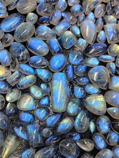 High quality loose gemmstone cabochons lot of rainbow moonstone high grade moonstone multi & blue flash moonstone size : mix shape : mix Moonstone Aesthetic, Shiny Rocks, Rainbow Moonstone Jewelry, Moonstone Crystal, Rainbow Moonstone Ring